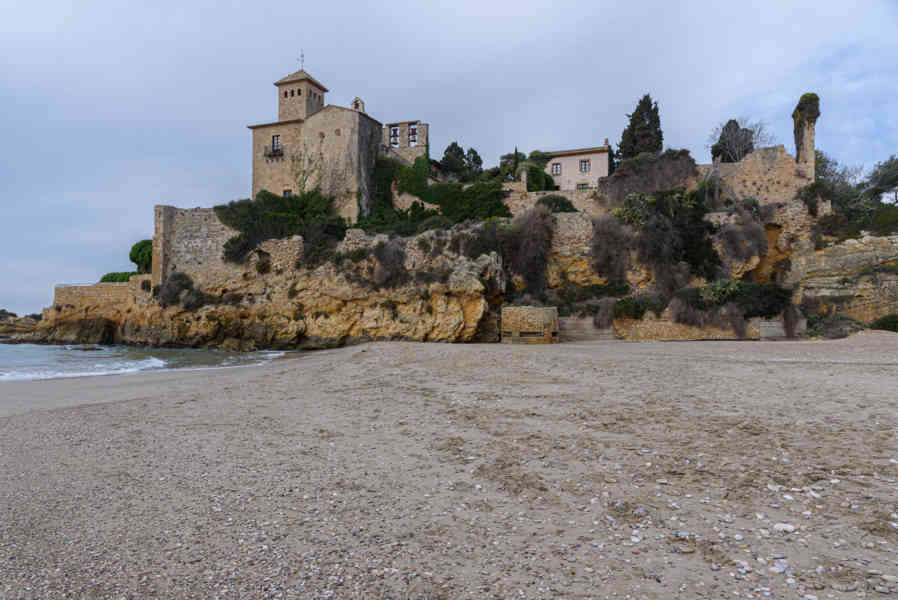 Tarragona - Altafulla 01 - castillo de Tamarit.jpg